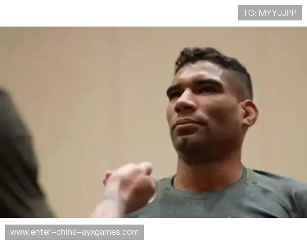 UFC震撼一刻:拳手被击得护具裂开,硬汉背后隐藏的故事 UFC震撼一刻:拳手被击得护具裂开,硬汉背后隐藏的故事