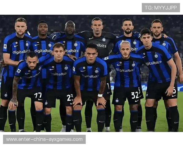 国际米兰二过一配合令防守线彻底瓦解 国际米兰二过一配合令防守线彻底瓦解