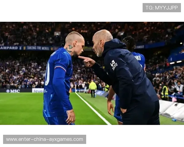 切尔西穆德里克低平球搅动禁区后进球