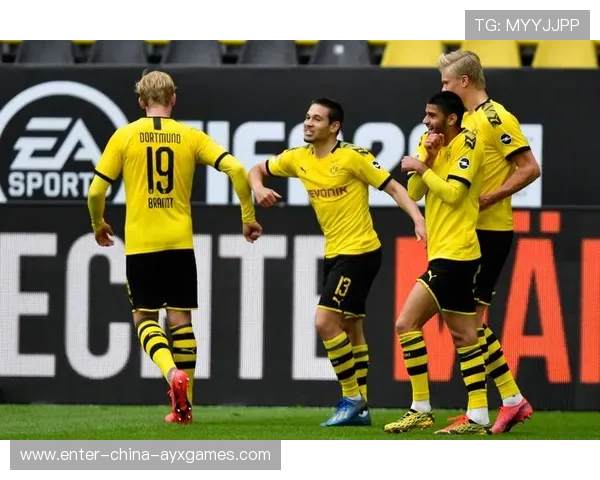 多特布兰特禁区混乱中抽射破门，黄黑军团掌控战局