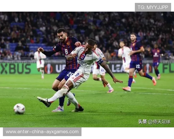 维拉射门前锋抢点制胜